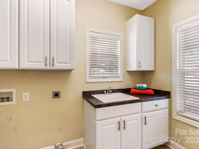 11681 Mooresville Road, Davidson, NC 28036.  MLS# CAR4150437, YatesRealty ID 439. 