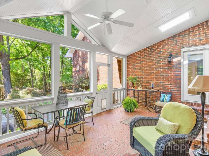4026 Sharon View Road, Charlotte, NC 28226.  MLS# CAR4346910, YatesRealty ID 4390. 