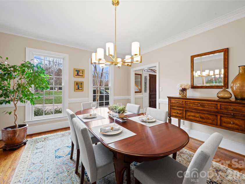 4026 Sharon View Road, Charlotte, NC 28226.  MLS# CAR4346910, YatesRealty ID 4390. Formal Dining room.