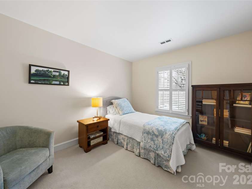 4026 Sharon View Road, Charlotte, NC 28226.  MLS# CAR4346910, YatesRealty ID 4390. Upstairs secondary bedroom