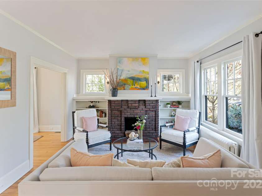 44 Maney Avenue, Asheville, NC 28804.  MLS# CAR4237792, YatesRealty ID 4390. 