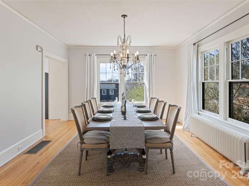 44 Maney Avenue, Asheville, NC 28804.  MLS# CAR4237792, YatesRealty ID 4390. 