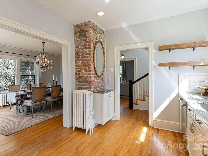 44 Maney Avenue, Asheville, NC 28804.  MLS# CAR4237792, YatesRealty ID 4390. 