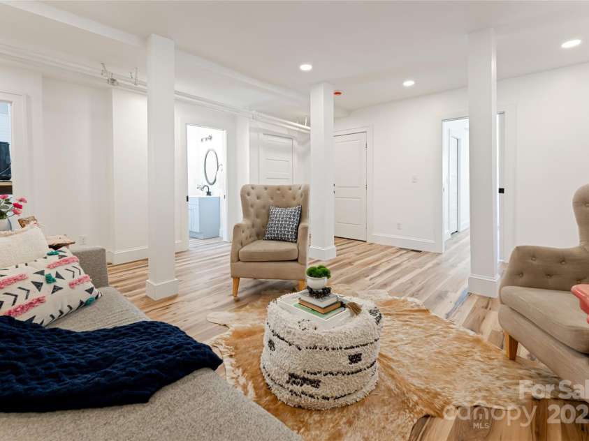 44 Maney Avenue, Asheville, NC 28804.  MLS# CAR4237792, YatesRealty ID 4390. 