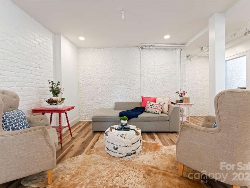 44 Maney Avenue, Asheville, NC 28804.  MLS# CAR4237792, YatesRealty ID 4390. 