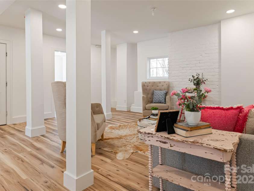 44 Maney Avenue, Asheville, NC 28804.  MLS# CAR4237792, YatesRealty ID 4390. 