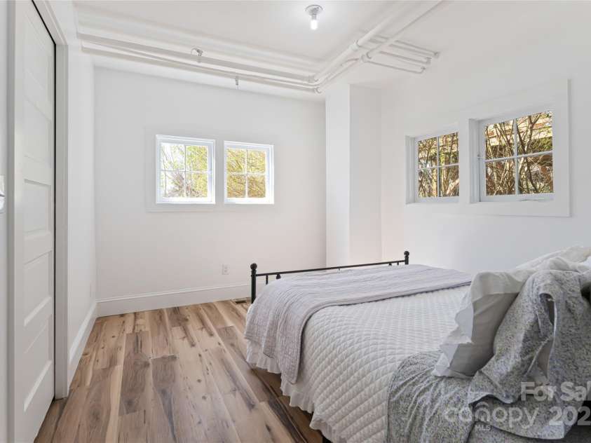 44 Maney Avenue, Asheville, NC 28804.  MLS# CAR4237792, YatesRealty ID 4390. 