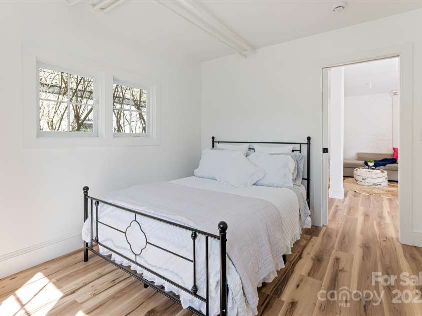 44 Maney Avenue, Asheville, NC 28804.  MLS# CAR4237792, YatesRealty ID 4390. 