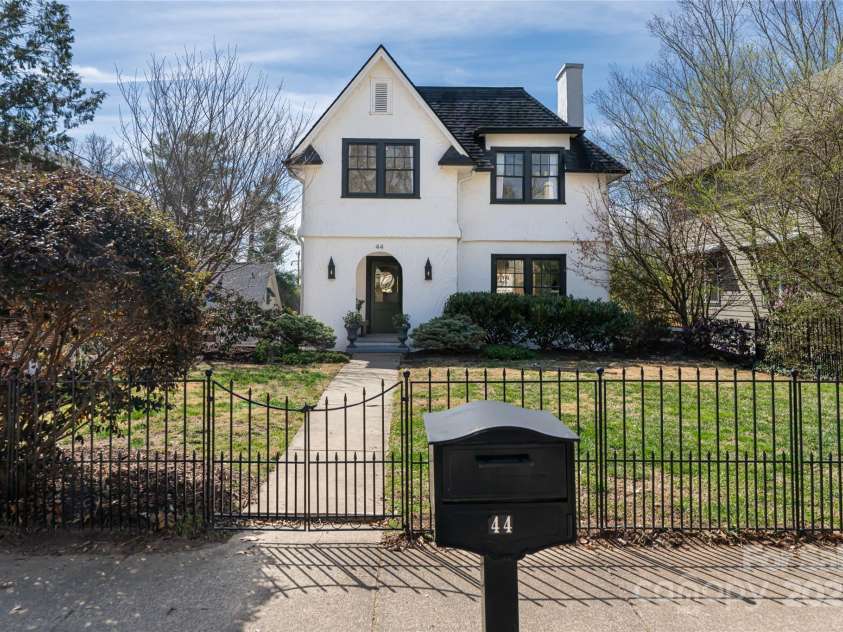 44 Maney Avenue, Asheville, NC 28804.  MLS# CAR4237792, YatesRealty ID 4390. 