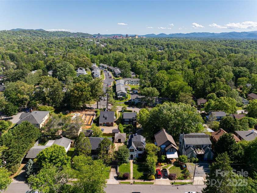 44 Maney Avenue, Asheville, NC 28804.  MLS# CAR4237792, YatesRealty ID 4390. 