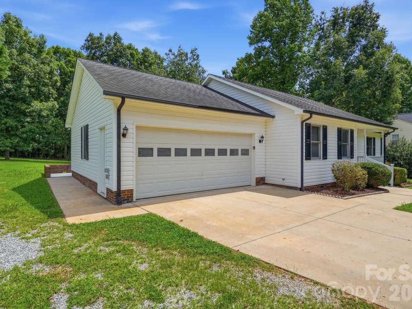 135 Byers Road, Troutman, NC 28166.  MLS# CAR4413720, YatesRealty ID 43900. 