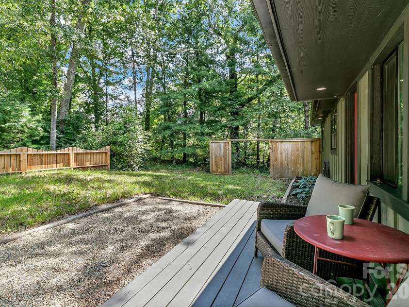 46 Monte Vista Circle, Candler, NC 28715.  MLS# CAR4414343, YatesRealty ID 43901. 
