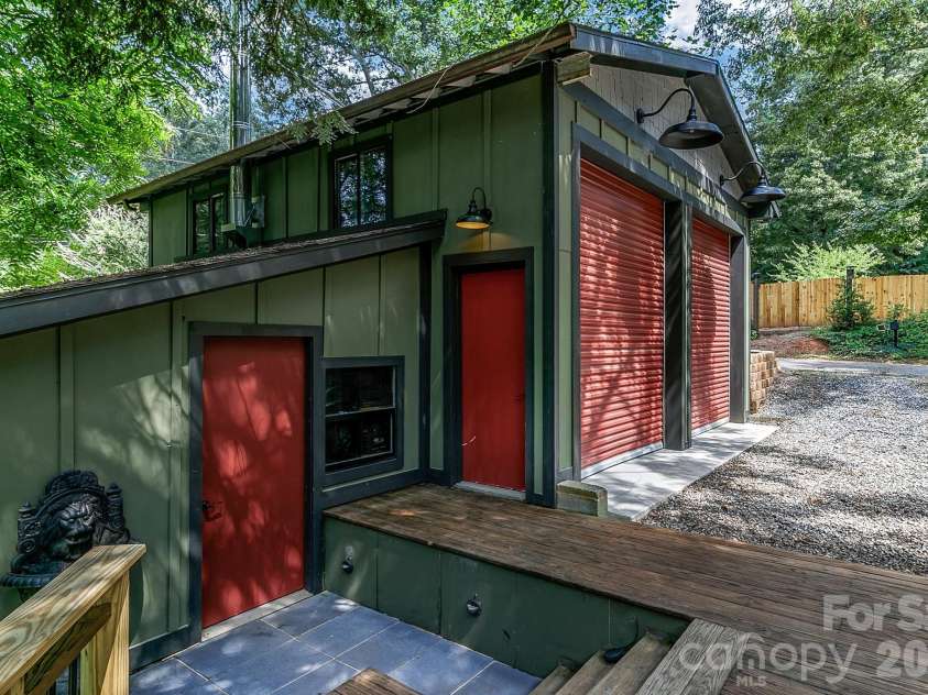 46 Monte Vista Circle, Candler, NC 28715.  MLS# CAR4414343, YatesRealty ID 43901. 