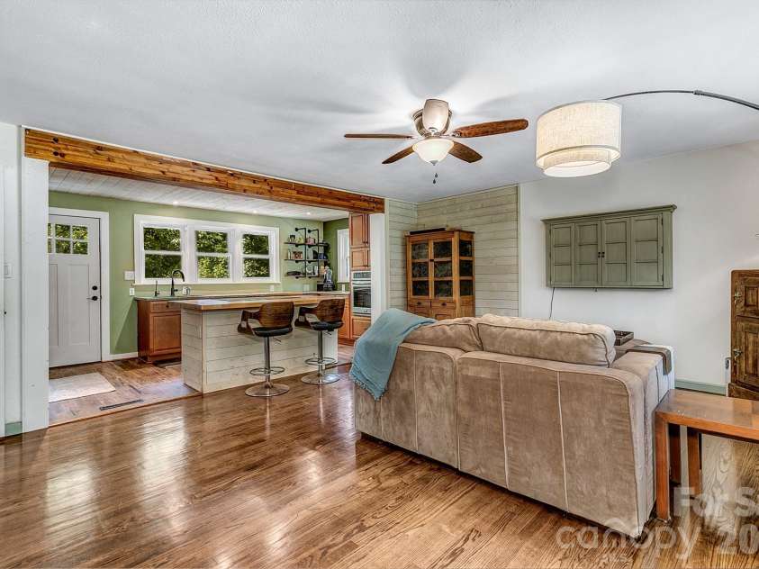 46 Monte Vista Circle, Candler, NC 28715.  MLS# CAR4414343, YatesRealty ID 43901. 