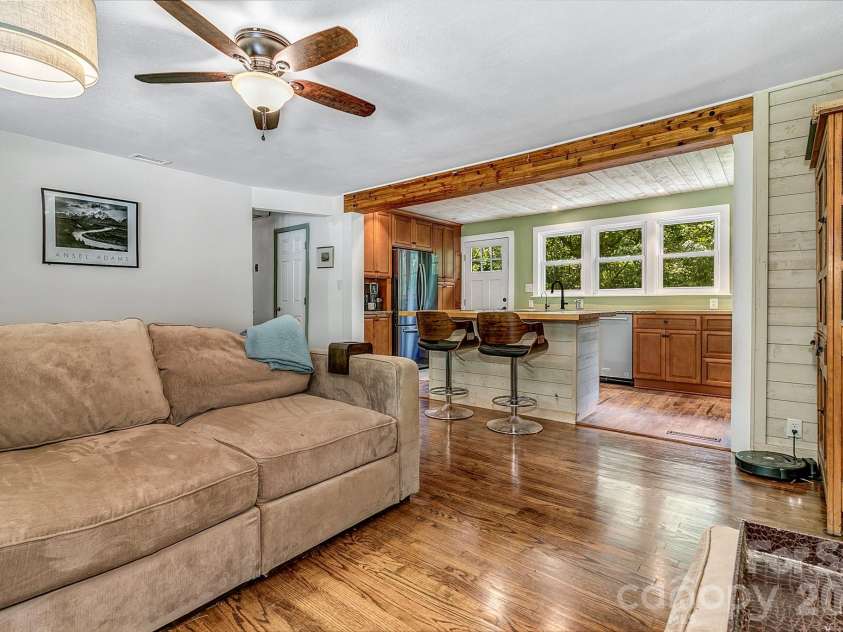 46 Monte Vista Circle, Candler, NC 28715.  MLS# CAR4414343, YatesRealty ID 43901. 