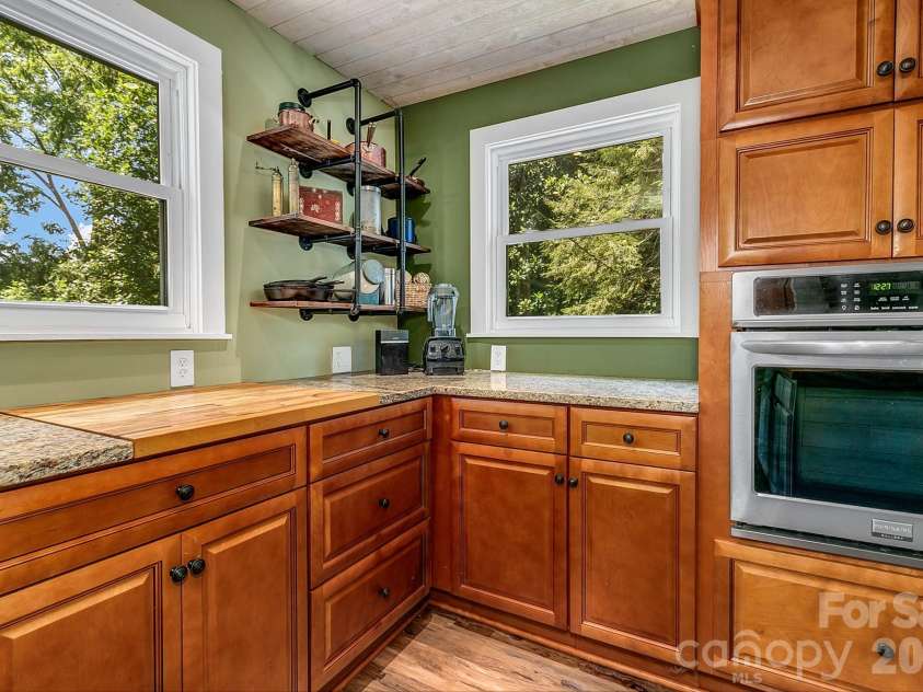 46 Monte Vista Circle, Candler, NC 28715.  MLS# CAR4414343, YatesRealty ID 43901. 