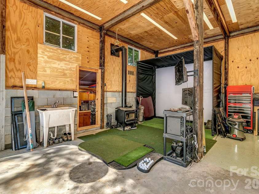 46 Monte Vista Circle, Candler, NC 28715.  MLS# CAR4414343, YatesRealty ID 43901. 