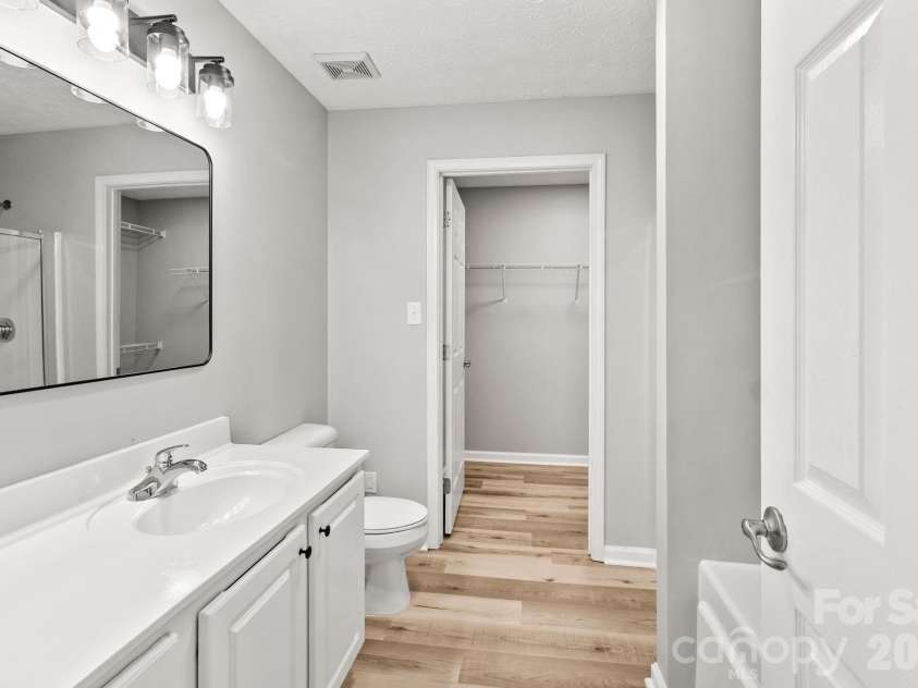 3317 Harbour Pointe Place, Fayetteville, NC 28314.  MLS# CAR4414305, YatesRealty ID 43903. 