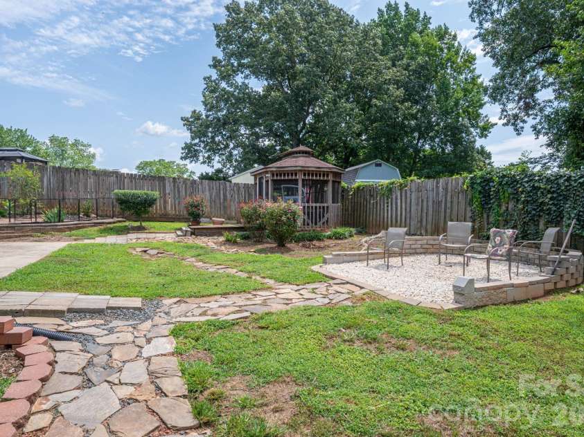 4609 Old Mill Road, Gastonia, NC 28056.  MLS# CAR4413867, YatesRealty ID 43904. 