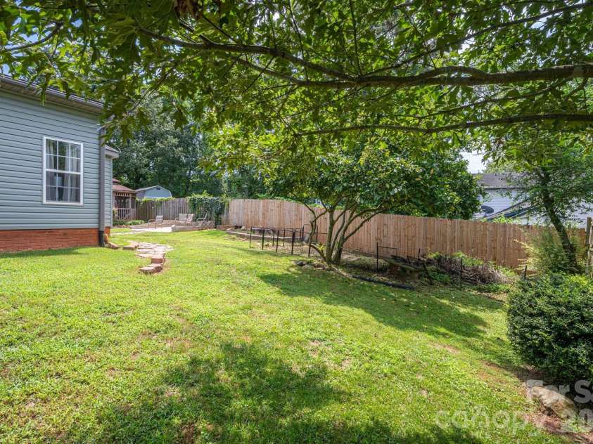 4609 Old Mill Road, Gastonia, NC 28056.  MLS# CAR4413867, YatesRealty ID 43904. 