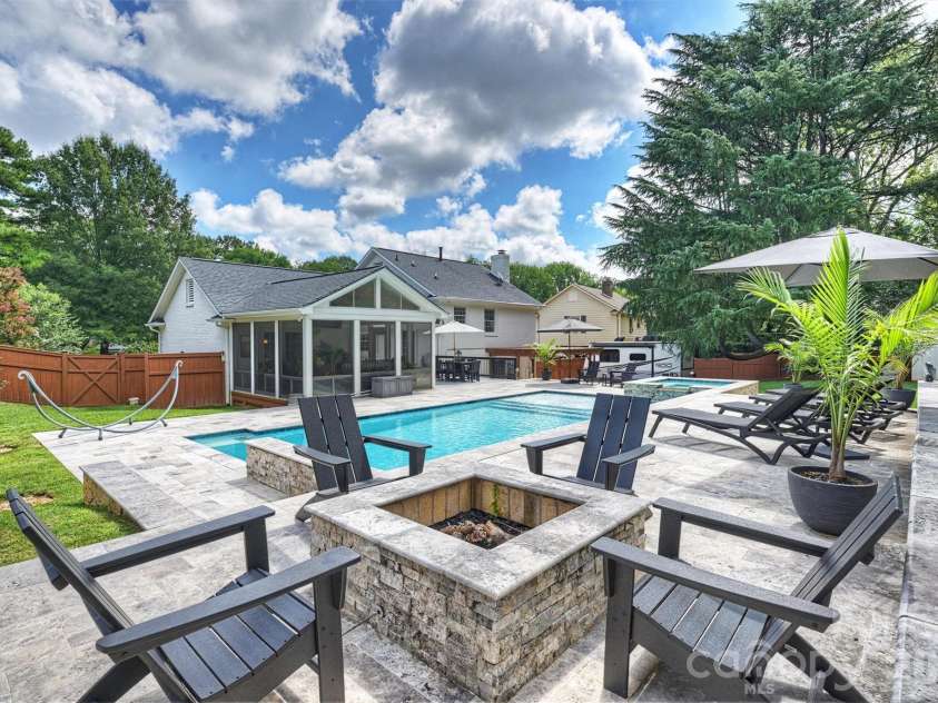3120 Sunnybrook Drive, Charlotte, NC 28210.  MLS# CAR4412858, YatesRealty ID 43905. 