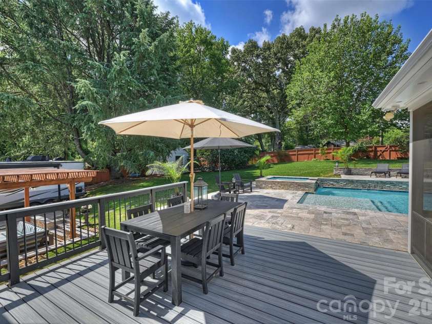 3120 Sunnybrook Drive, Charlotte, NC 28210.  MLS# CAR4412858, YatesRealty ID 43905. 