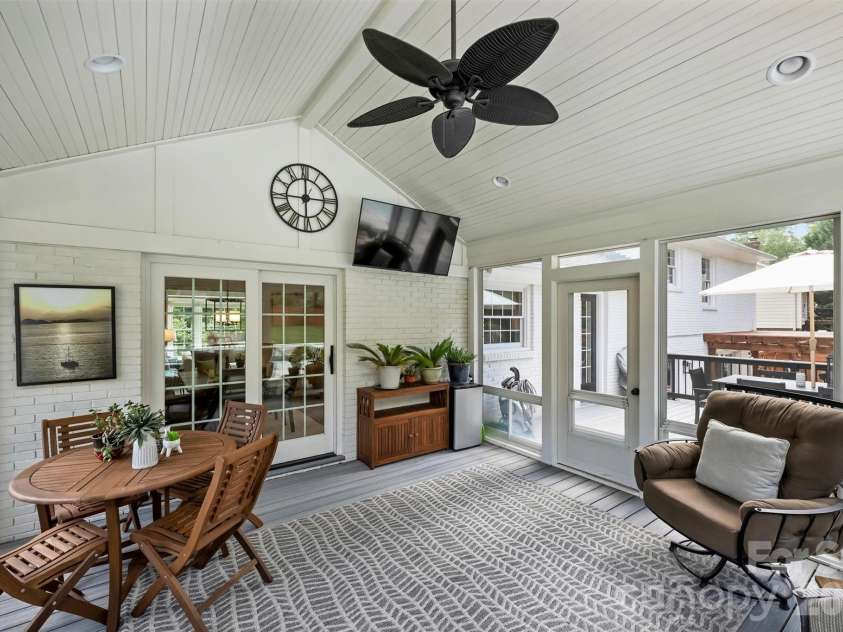 3120 Sunnybrook Drive, Charlotte, NC 28210.  MLS# CAR4412858, YatesRealty ID 43905. 