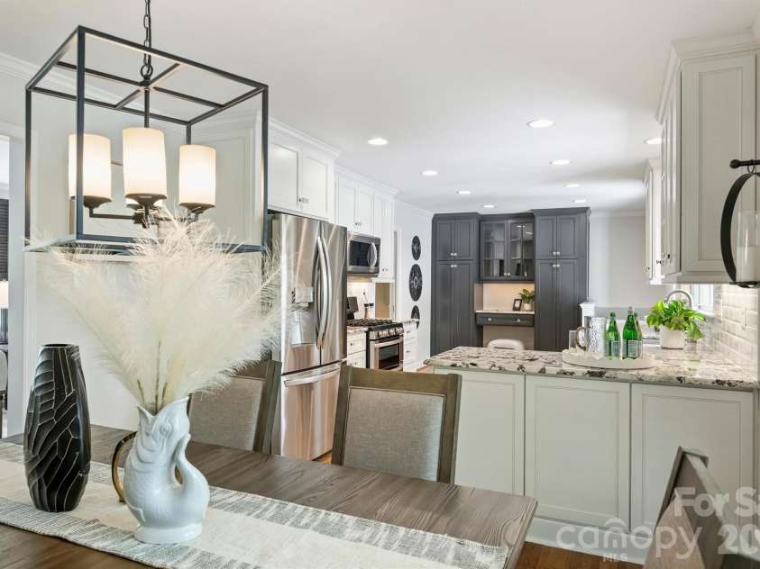 3120 Sunnybrook Drive, Charlotte, NC 28210.  MLS# CAR4412858, YatesRealty ID 43905. 