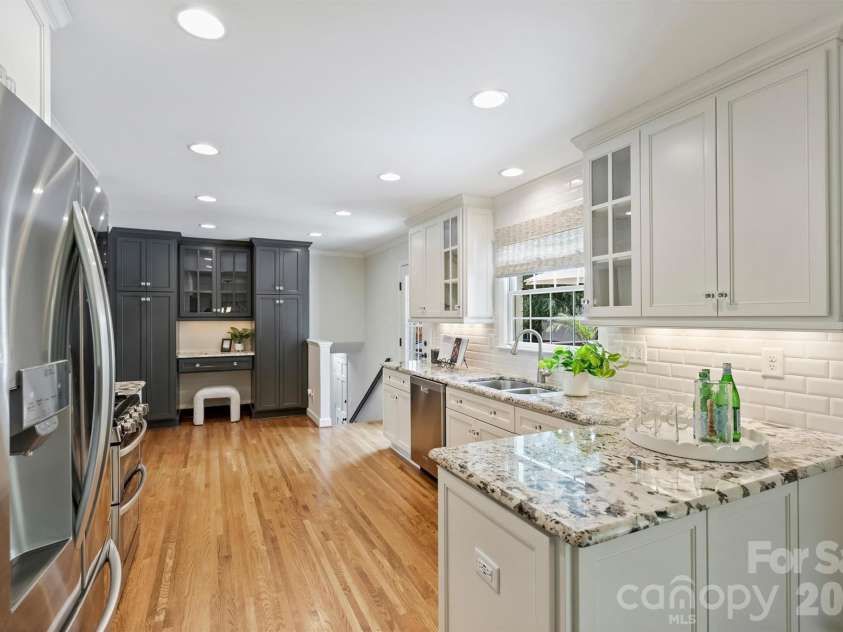 3120 Sunnybrook Drive, Charlotte, NC 28210.  MLS# CAR4412858, YatesRealty ID 43905. 