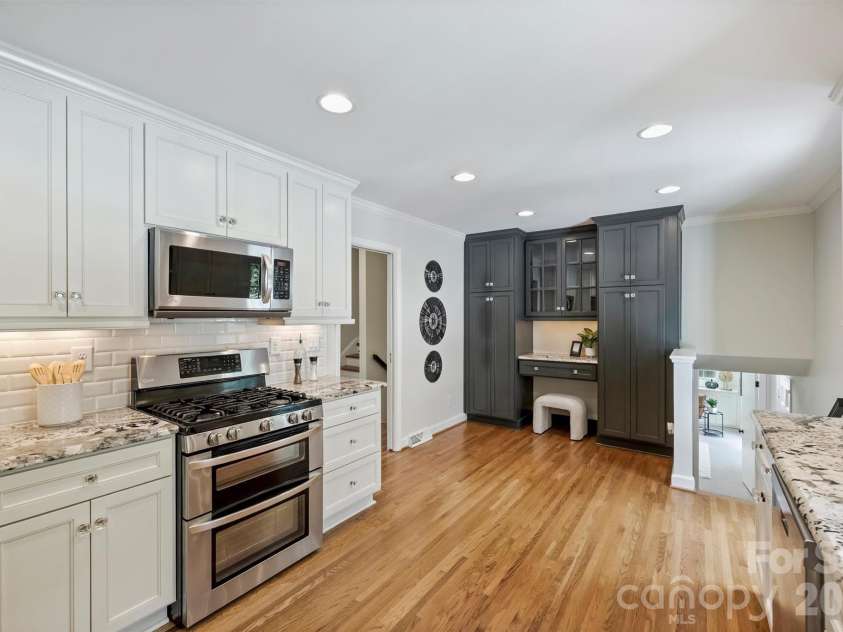 3120 Sunnybrook Drive, Charlotte, NC 28210.  MLS# CAR4412858, YatesRealty ID 43905. 