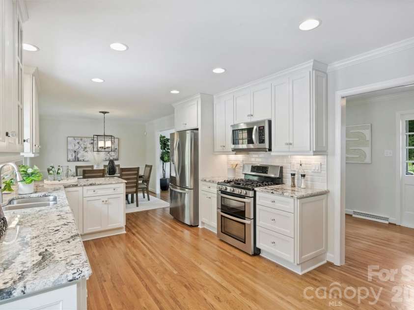 3120 Sunnybrook Drive, Charlotte, NC 28210.  MLS# CAR4412858, YatesRealty ID 43905. 