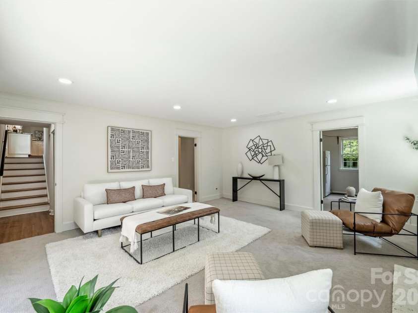 3120 Sunnybrook Drive, Charlotte, NC 28210.  MLS# CAR4412858, YatesRealty ID 43905. 