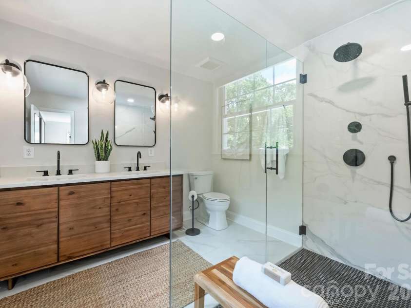 3120 Sunnybrook Drive, Charlotte, NC 28210.  MLS# CAR4412858, YatesRealty ID 43905. 