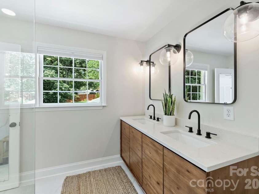 3120 Sunnybrook Drive, Charlotte, NC 28210.  MLS# CAR4412858, YatesRealty ID 43905. 