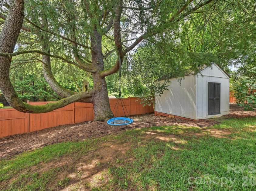 3120 Sunnybrook Drive, Charlotte, NC 28210.  MLS# CAR4412858, YatesRealty ID 43905. 