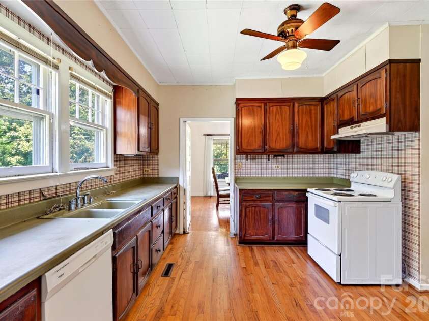 96 Huntsville Road, Marion, NC 28752.  MLS# CAR4413751, YatesRealty ID 43906. 