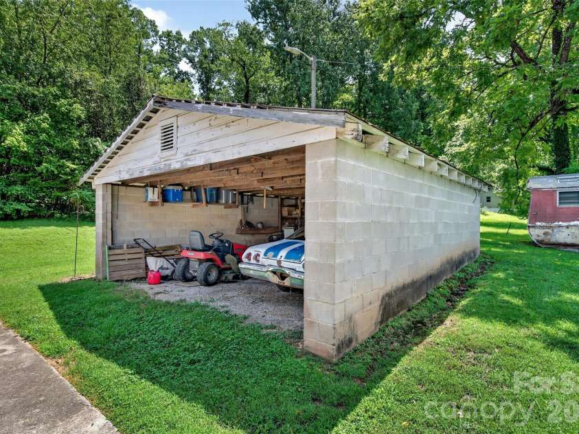 96 Huntsville Road, Marion, NC 28752.  MLS# CAR4413751, YatesRealty ID 43906. 