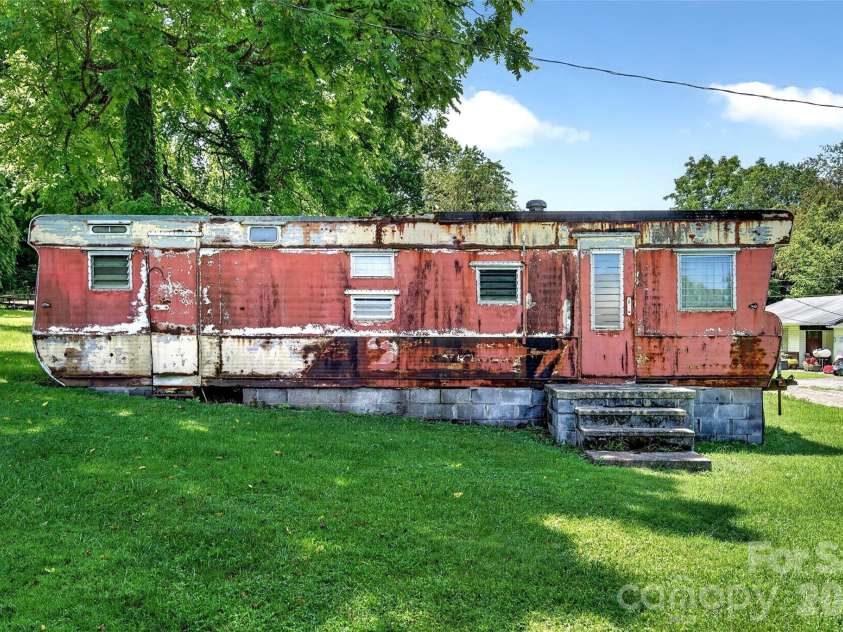 96 Huntsville Road, Marion, NC 28752.  MLS# CAR4413751, YatesRealty ID 43906. Old Singelwide
