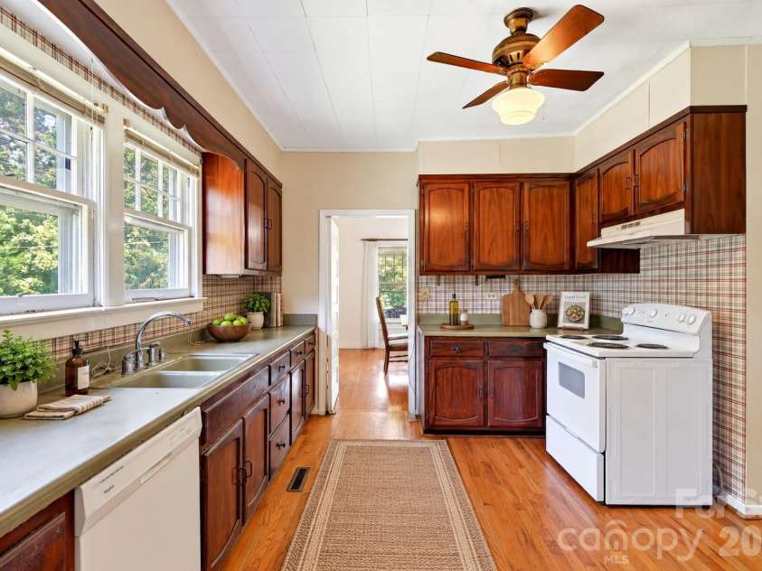 96 Huntsville Road, Marion, NC 28752.  MLS# CAR4413751, YatesRealty ID 43906. Virtually Staged Kitchen