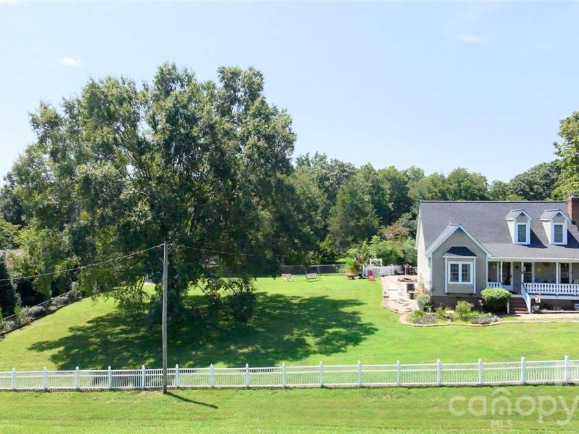 1070 River Run, Asheboro, NC 27205.  MLS# CAR4413521, YatesRealty ID 43907. 