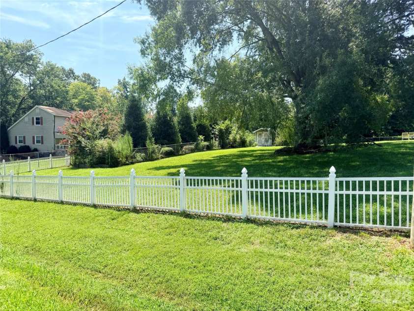 1070 River Run, Asheboro, NC 27205.  MLS# CAR4413521, YatesRealty ID 43907. 