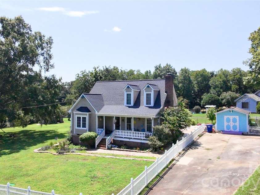 1070 River Run, Asheboro, NC 27205.  MLS# CAR4413521, YatesRealty ID 43907. 