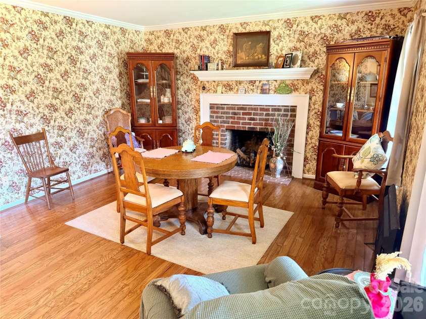 1070 River Run, Asheboro, NC 27205.  MLS# CAR4413521, YatesRealty ID 43907. Living Room