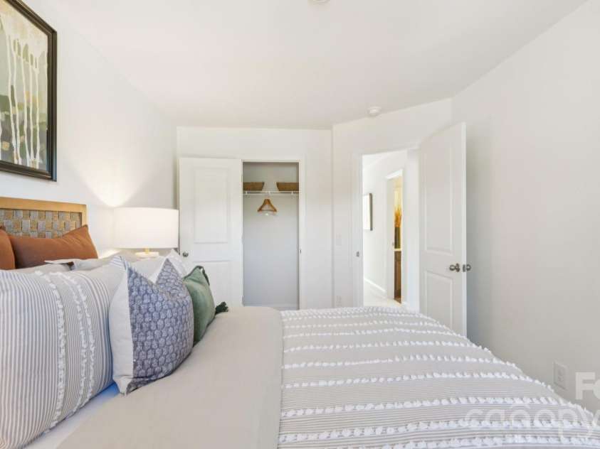 2209 Gladwyne Place, Charlotte, NC 28269.  MLS# CAR4414402, YatesRealty ID 43908. Bedroom 3