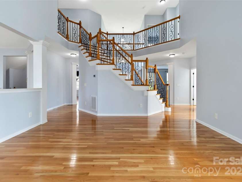 1009 Murandy Lane, Matthews, NC 28104.  MLS# CAR4272008, YatesRealty ID 4391. 