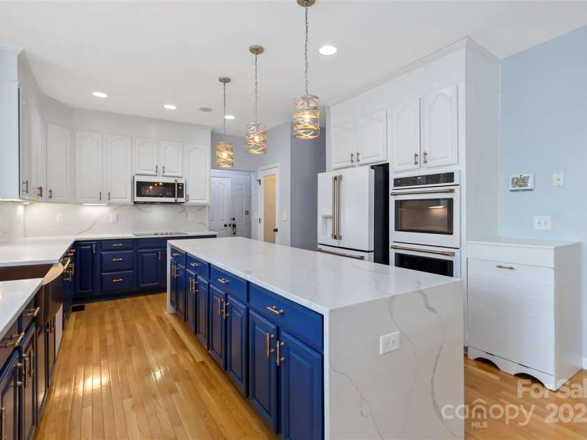 1009 Murandy Lane, Matthews, NC 28104.  MLS# CAR4272008, YatesRealty ID 4391. 