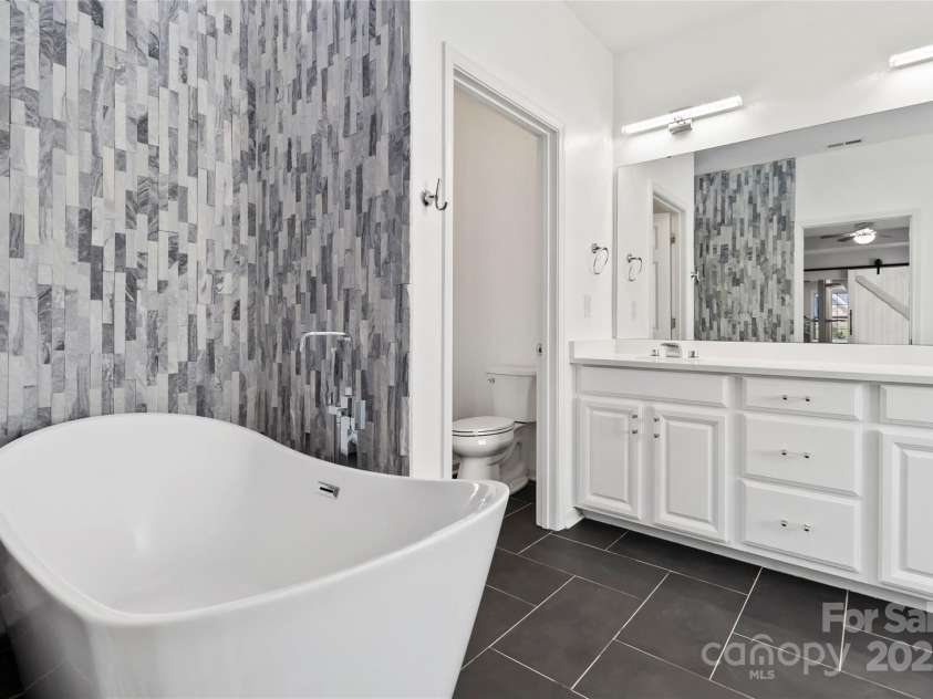 1009 Murandy Lane, Matthews, NC 28104.  MLS# CAR4272008, YatesRealty ID 4391. 