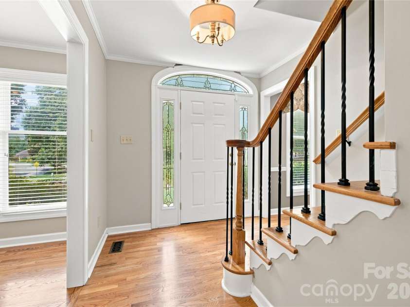 3906 Wandering Lane, Hickory, NC 28601.  MLS# CAR4410839, YatesRealty ID 43911. 
