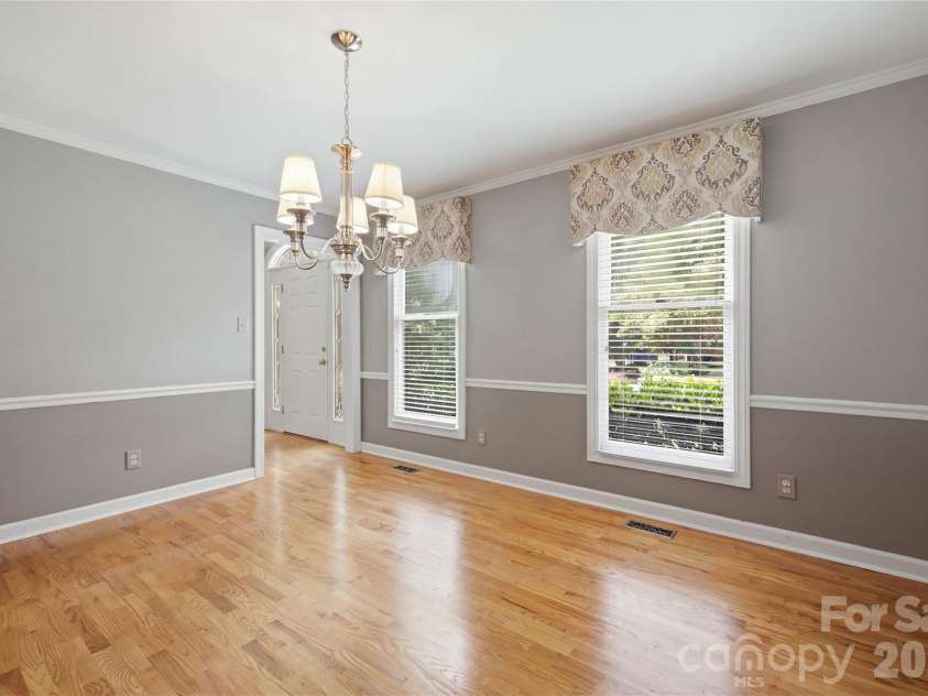 3906 Wandering Lane, Hickory, NC 28601.  MLS# CAR4410839, YatesRealty ID 43911. 