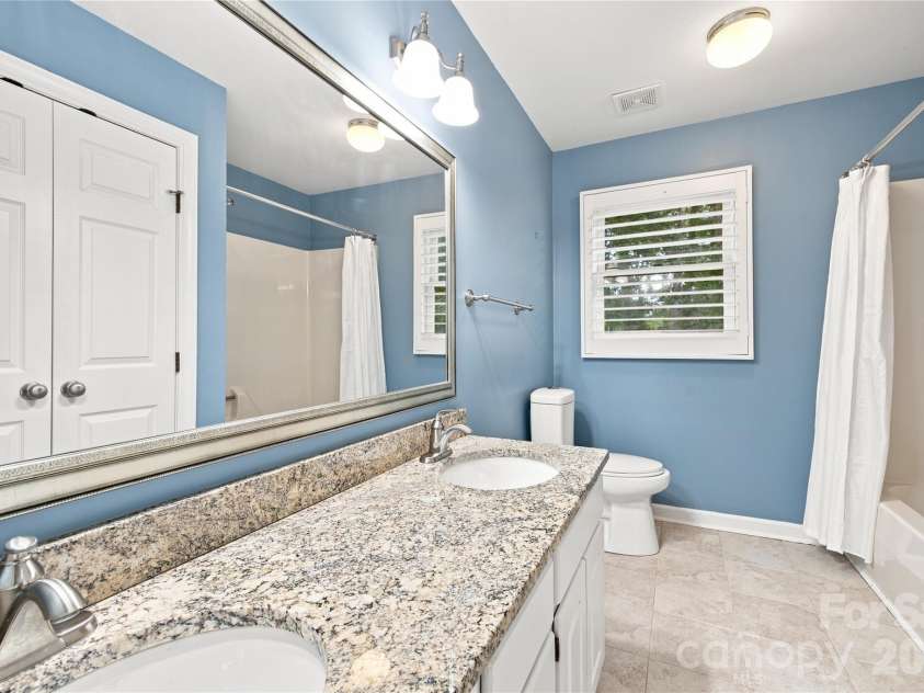 3906 Wandering Lane, Hickory, NC 28601.  MLS# CAR4410839, YatesRealty ID 43911. 